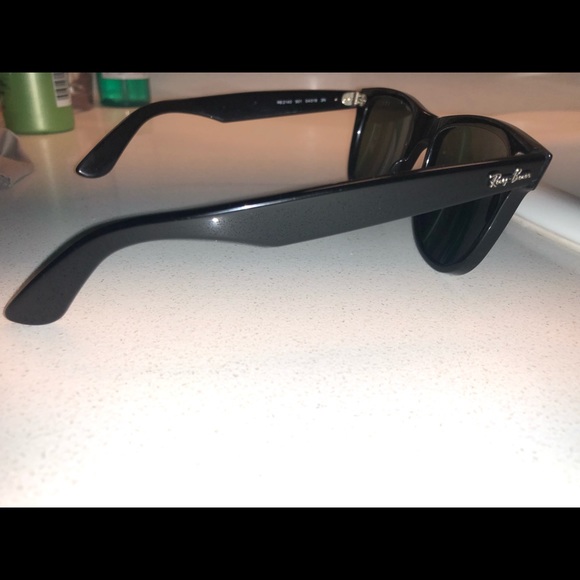 Ray Bans Wayfarer Classic Sunglasses - Picture 4 of 4